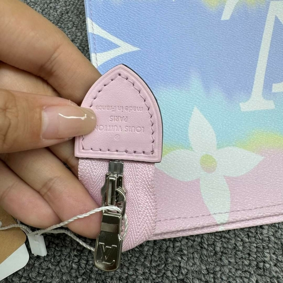 100% Authentic Louis Vuittion Multicolor Monogram Leather Clutch bag - Picture 11 of 15